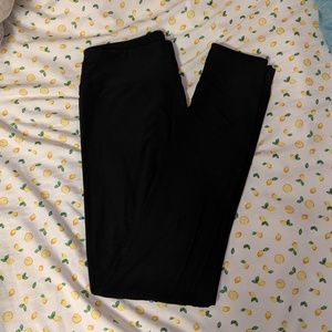 Lula Roe plain black leggings